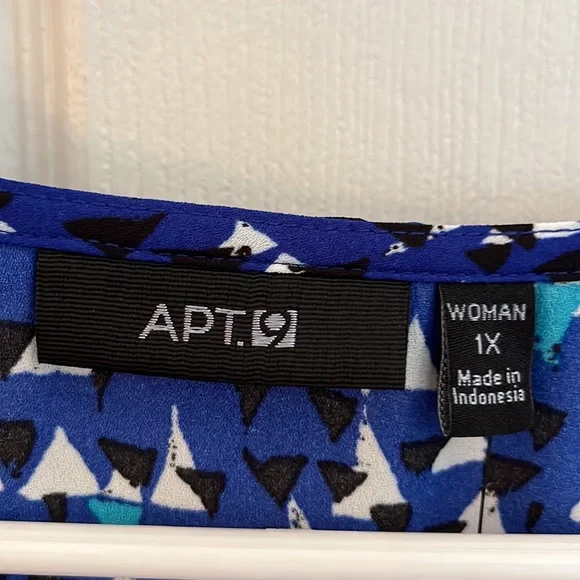 NWT size 1X Apt. 9 Blue black white teal Geometric Sleeveless V-Neck Top - Picture 2 of 12